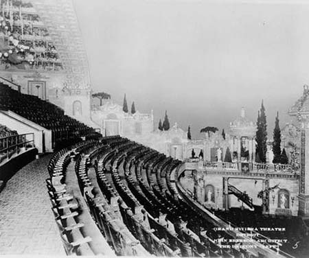 Riviera Theatre - Riviera Nw Aud Wall From Balcony From John Lauter